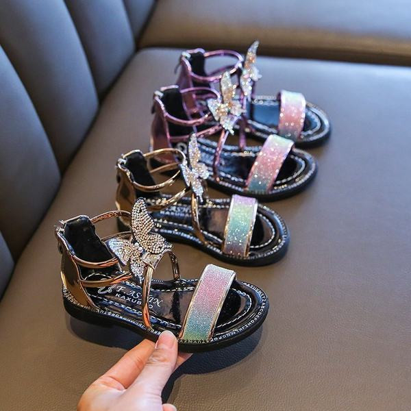 Sandale pentru copii cu particule strălucitoare și element fluture 3D