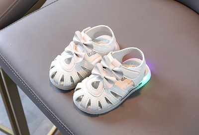 Sandale luminoase pentru copii cu panglici si autocolante