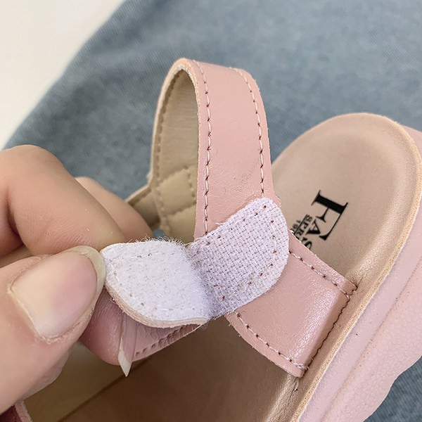 Sandale casual pentru copii cu autocolante și elemente 3D