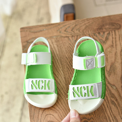 Sandale pentru copii cu inscripție verde și negru