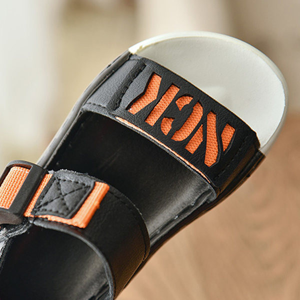 Sandale pentru copii cu inscripție verde și negru