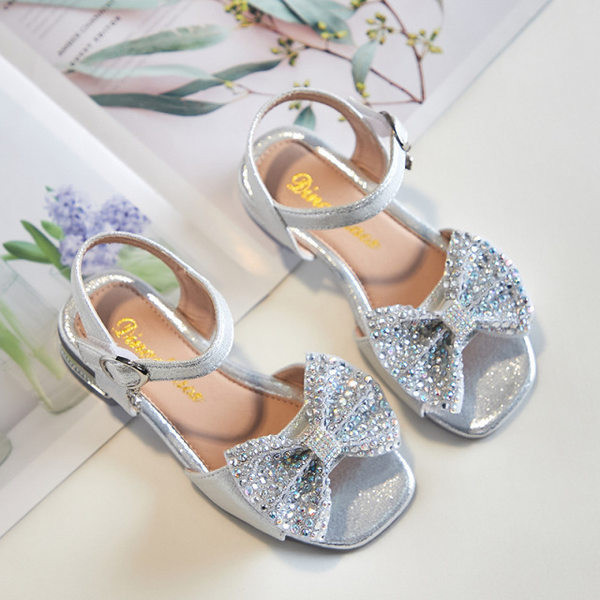 Model nou de sandale pentru copii cu panglica si bretele pentru fete