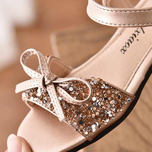 Model nou de sandale pentru copii cu panglica si efect stralucitor