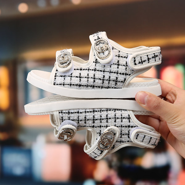 Sandale copii in carouri cu adezivi si talpa plata