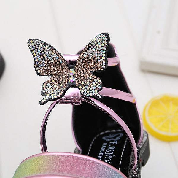 Novi model dječjih sandala sa ravnim đonom i leptirićima