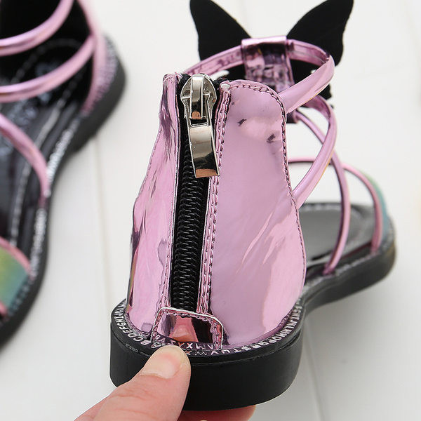 Novi model dječjih sandala sa ravnim đonom i leptirićima