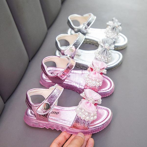 Sandale pentru copii actuale cu panglici și perle