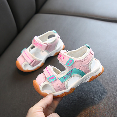 Sandale pentru copii cu autocolante in trei culori potrivite pentru fete