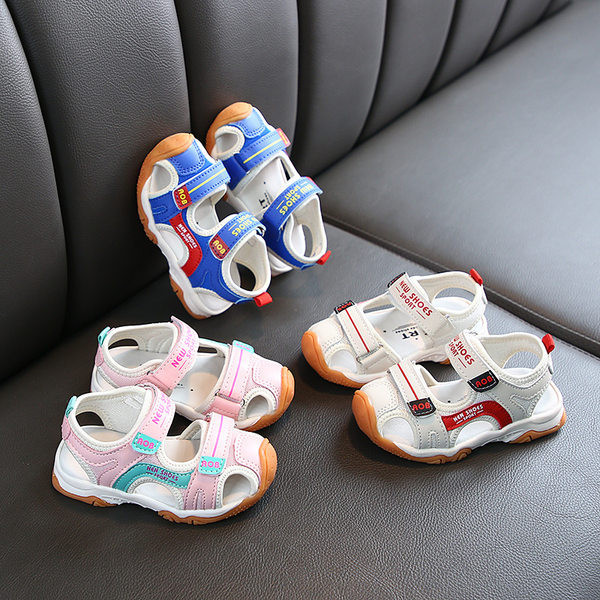 Sandale pentru copii cu autocolante in trei culori potrivite pentru fete