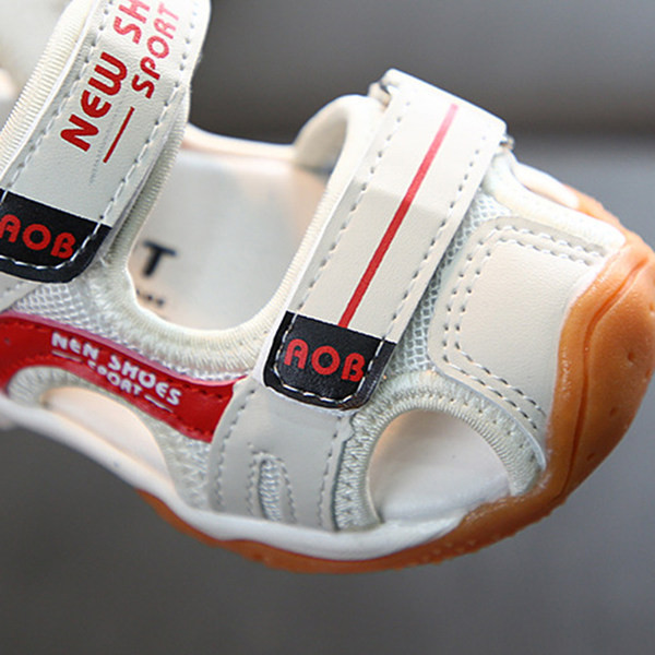 Sandale pentru copii cu autocolante in trei culori potrivite pentru fete