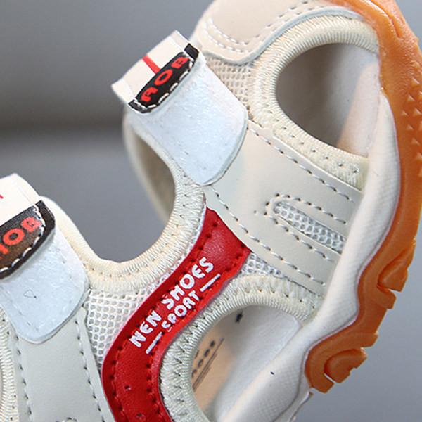 Sandale pentru copii cu autocolante in trei culori potrivite pentru fete