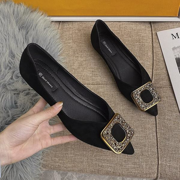 Pantofi ascuțiți de damă actuali - mai multe modele