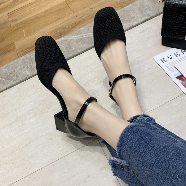 Pantofi moderni de dama cu curea