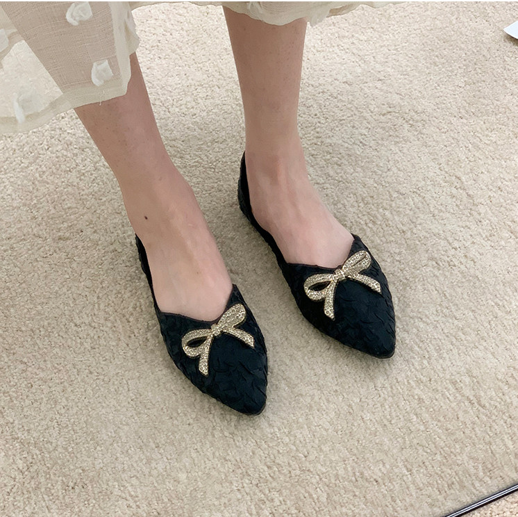 Model casual de dama ascutit cu panglica