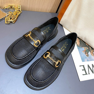 Γυναικεία casual παπούτσια με επίπεδη σόλα λευκό και μαύρο χρώμα