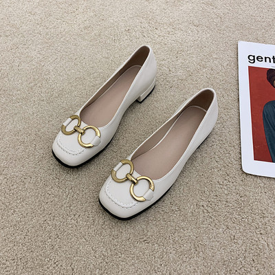 Γυναικεία casual παπούτσια από οικολογικό δέρμα με μεταλλικό στοιχείο