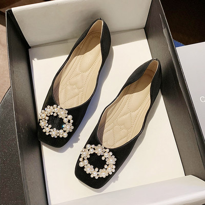 Casual γυναικεία παπούτσια από οικολογικό δέρμα με πέρλες σε διάφορα χρώματα