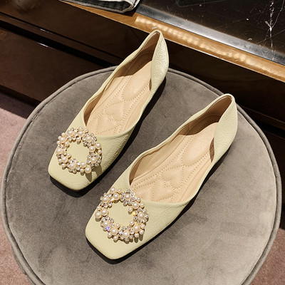 Casual γυναικεία παπούτσια από οικολογικό δέρμα με πέρλες σε διάφορα χρώματα