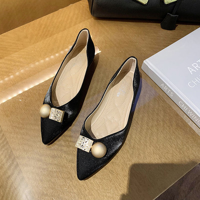 Pantofi casual de damă ascuțiți cu un element metalic - negru și albastru