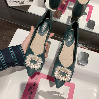 Γυναικεία έκο δερμάτινα παπούτσια με επίπεδη σόλα και πέρλες