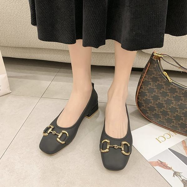 Pantofi moderni de dama din piele cu catarama metalica