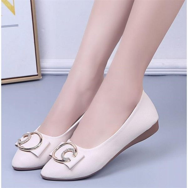 Pantofi casual dama din piele cu decor metalic