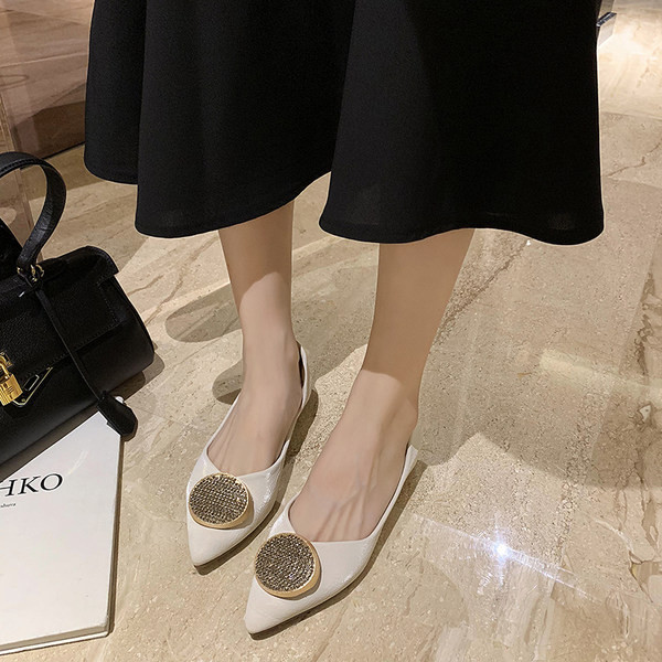 Model nou de pantofi dama ascutit cu talpa plate - mai multe culori