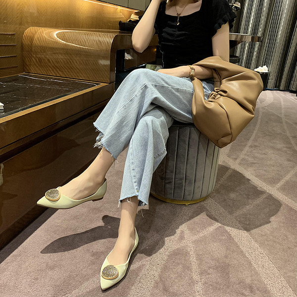 Model nou de pantofi dama ascutit cu talpa plate - mai multe culori