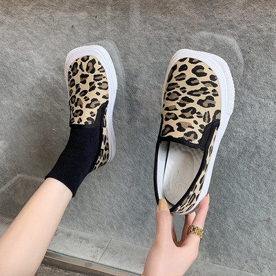 Pantofi casual cu talpa plate si animal print