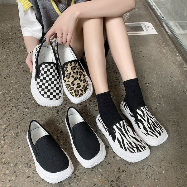 Pantofi casual cu talpa plate si animal print