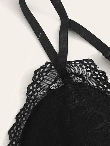 Κομψό γυναικείο σετ με δαντέλα