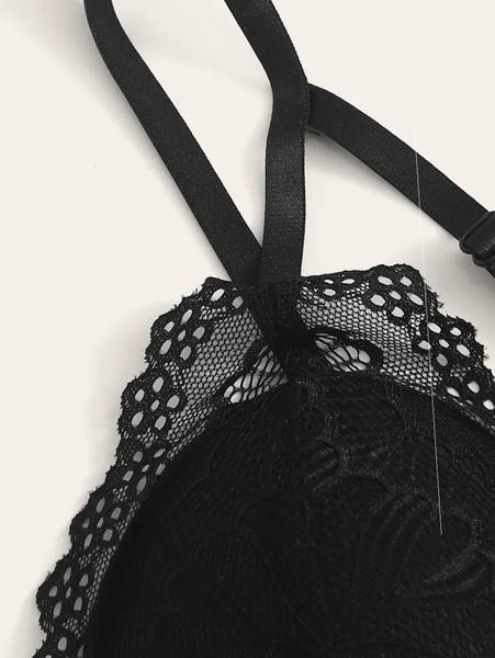 Κομψό γυναικείο σετ με δαντέλα