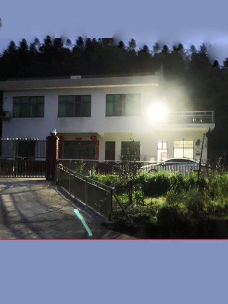 Neperšlampama lauko saulės lempa sodui