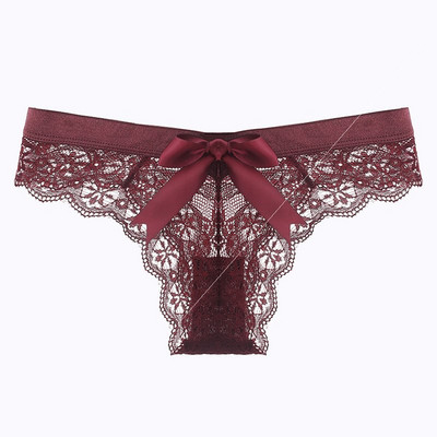 Μοντέρνα μπικίνι από δαντέλα με κορδέλα