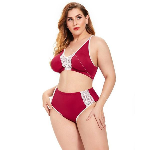 Μοντέρνο γυναικείο σετ με δαντέλα