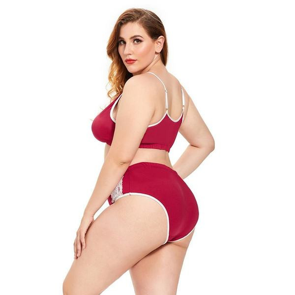 Μοντέρνο γυναικείο σετ με δαντέλα