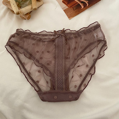 Модерни дамски дантелени бикини с шарка