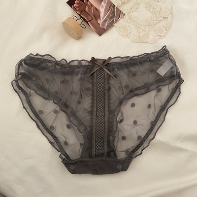 Модерни дамски дантелени бикини с шарка