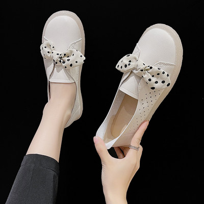 Παιδικά παπούτσια με κορδέλα σε λευκό και μπεζ χρώμα