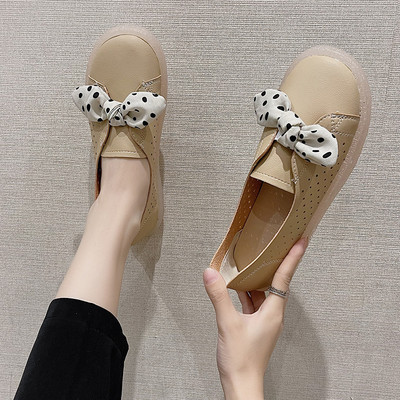 Παιδικά παπούτσια με κορδέλα σε λευκό και μπεζ χρώμα