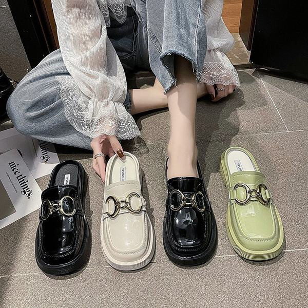 Pantofi casual dama cu decor metalic si talpa plata