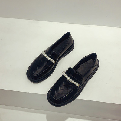 Pantofi casual dama cu talpa plate si perle - in doua modele