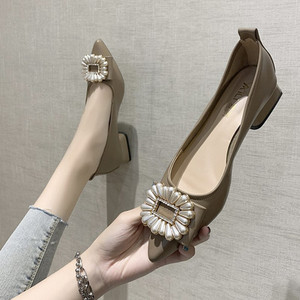 Pantofi dama din piele lacuita cu model cu catarama