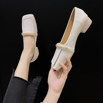 Pantofi de dama din piele cu lant metalic