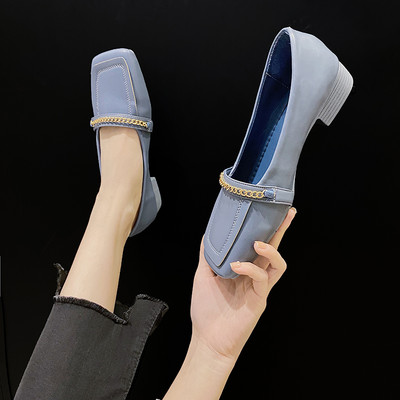 Pantofi de dama din piele cu lant metalic