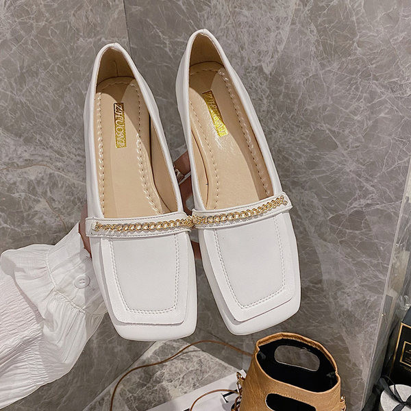 Pantofi de dama din piele cu lant metalic