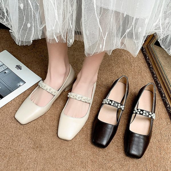 Aktuelne ženske cipele sa perlama - od eko kože