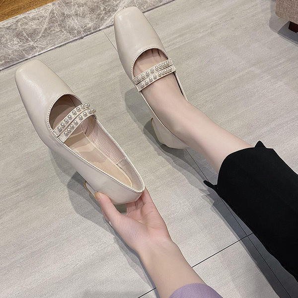 Γυναικεία έκο δερμάτινα παπούτσια casual με πέρλες σε δύο χρώματα