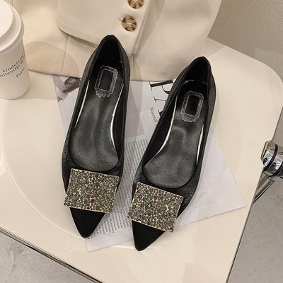 Casual γυναικεία μυτερά παπούτσια με μεταλλικό στοιχείο