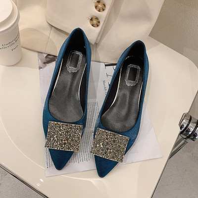 Casual γυναικεία μυτερά παπούτσια με μεταλλικό στοιχείο